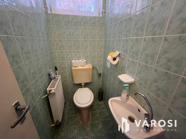 Debreceni Szép Családi Ház Telephellyel Jó Helyen Eladó