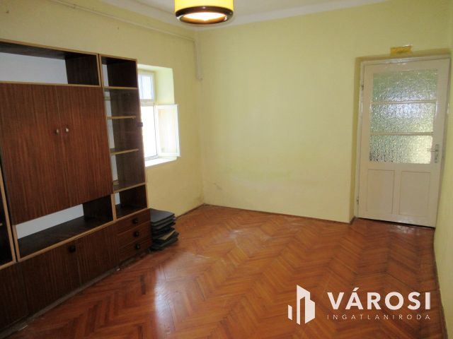 Szentesen Rákóczi utcán családi ház!