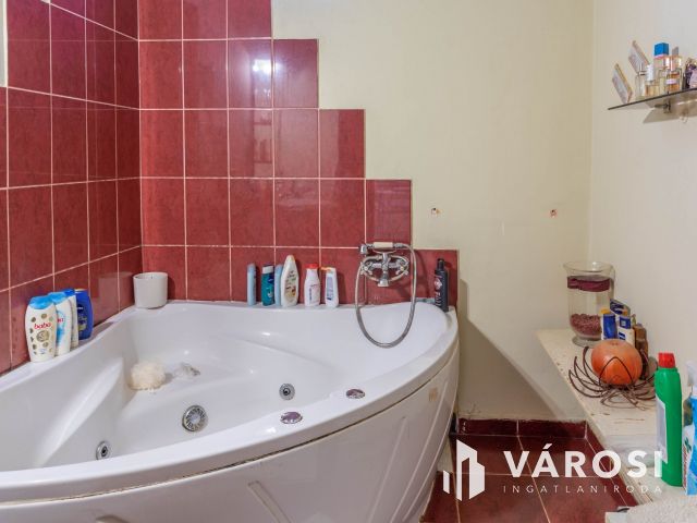 3 szobás családi ház Vésztő központjában