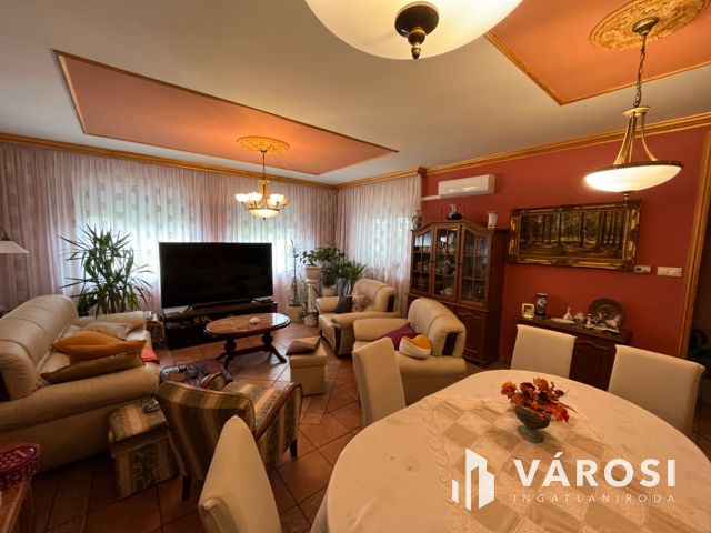 Debrecen Csendes Madárdalos Részén Szép Családi Otthon