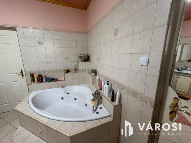 Debrecen Csendes Madárdalos Részén Szép Családi Otthon