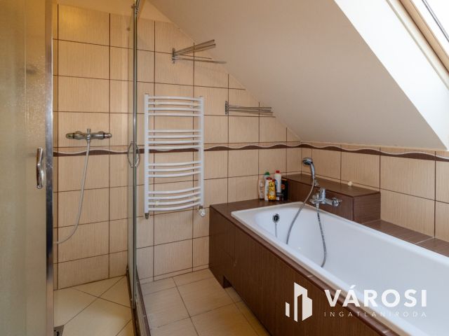 Impozáns családi otthon igényes környezetben