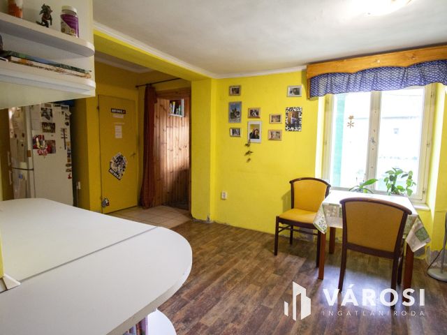 Tágas családi ház új tetővel Újkígyóson