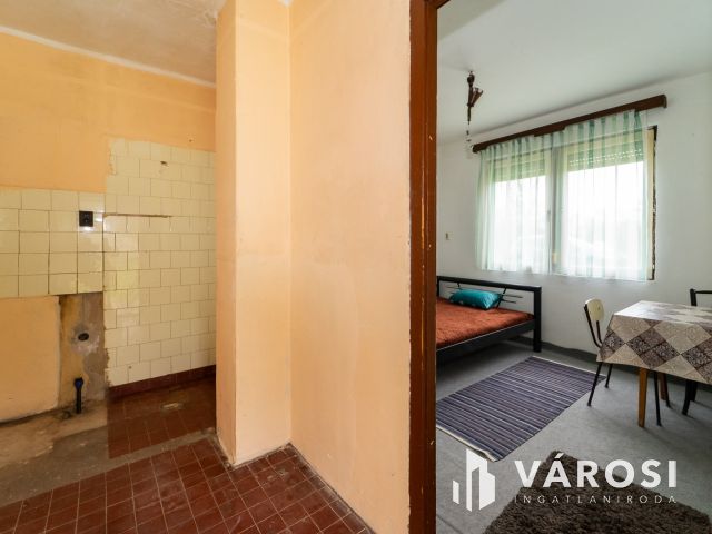 Kis zártkerti ház Debrecen Kondoroskertben