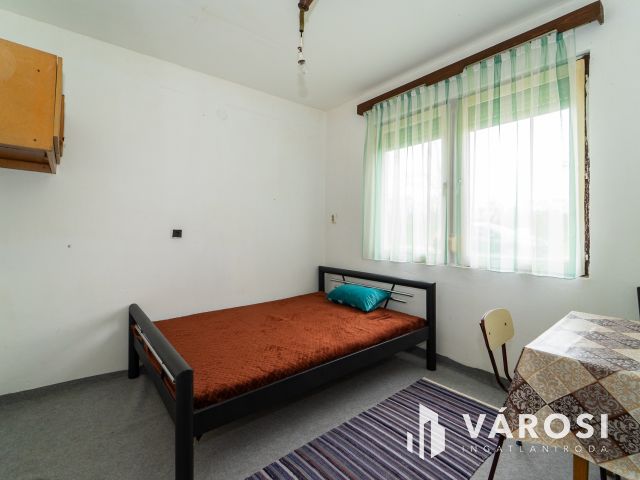 Kis zártkerti ház Debrecen Kondoroskertben