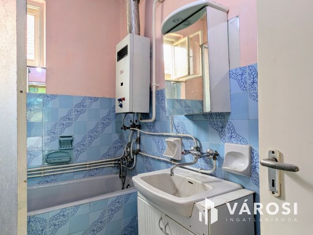 3 szobás nagy konyhás téglaház kisvárosban!