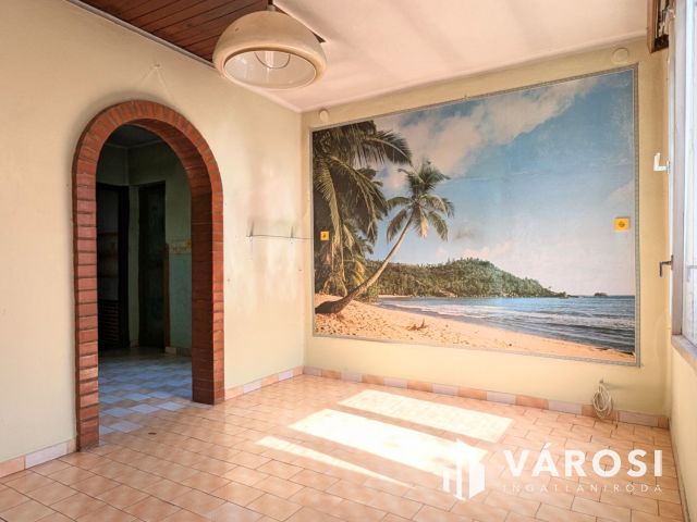 Nyaraló vagy  kis családi ház - Ön dönt!