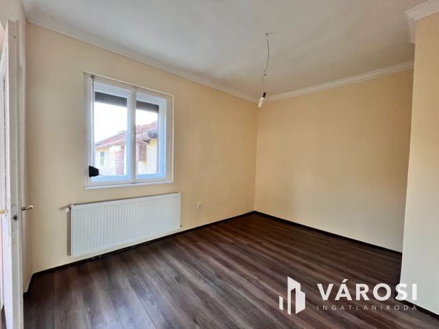 Felújított ház két lakrésszel – szabadság vagy befektetés