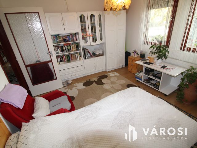 Kétszintes ház Gyulaváriban garázzsal.