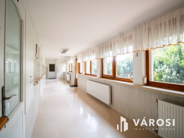 Többfunkciós komplexum Orosháza központjában