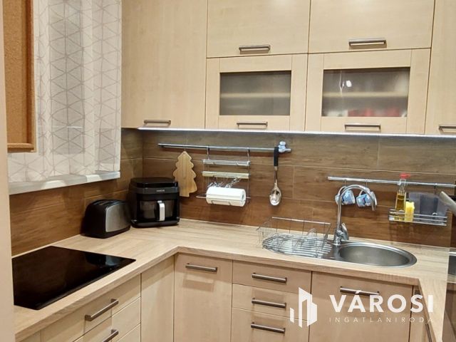 Felújított, modern lakás 5 percre a belvároshoz!