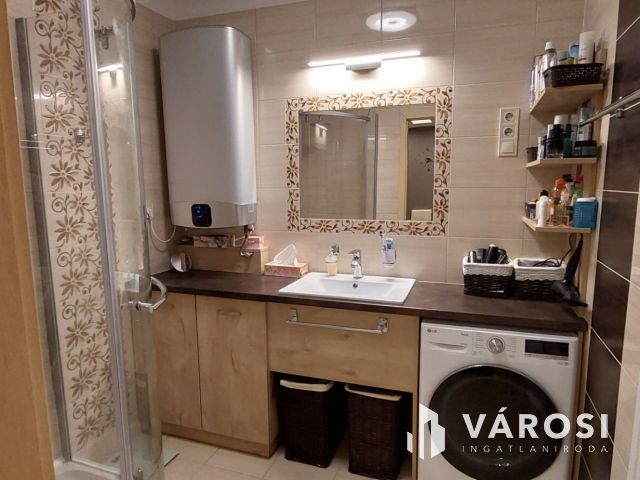 Felújított, modern lakás 5 percre a belvároshoz!