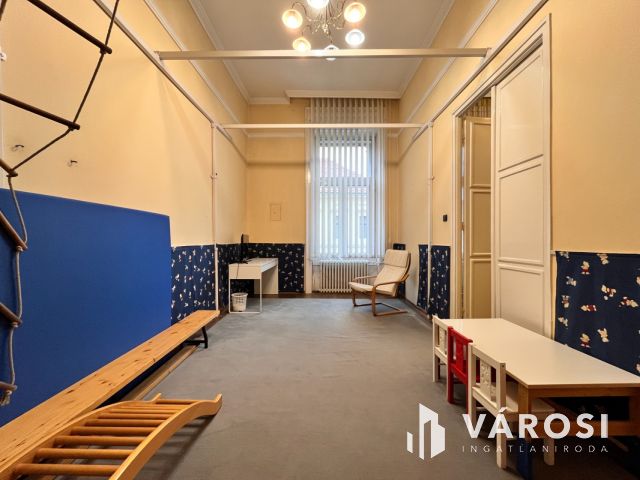 Erkélyes, galériázható lakás  a belvárosban - ne hagyja ki!