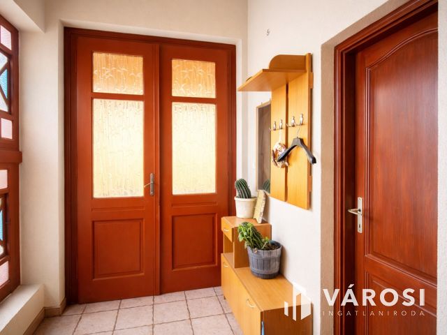 Nagyvonalú terek, polgári hangulat Békéscsaba belvárosában