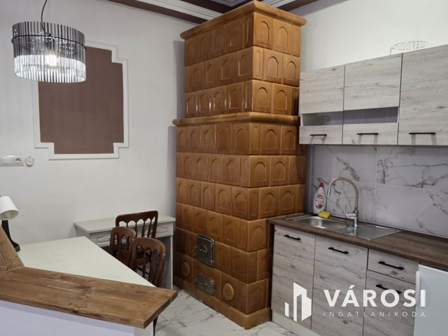 Többféle hasznosításra lakás, kiváló helyen!!-Debrecenben