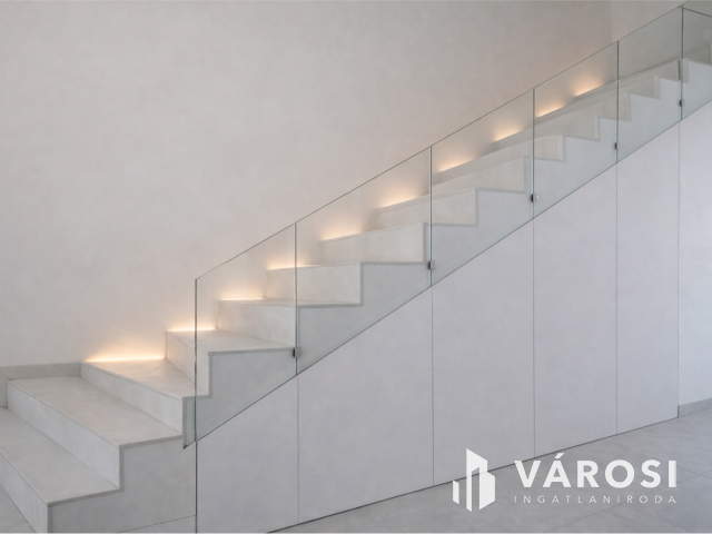 Kihagyhatatlan lehetőség, Nagyerdő melletti sorházban