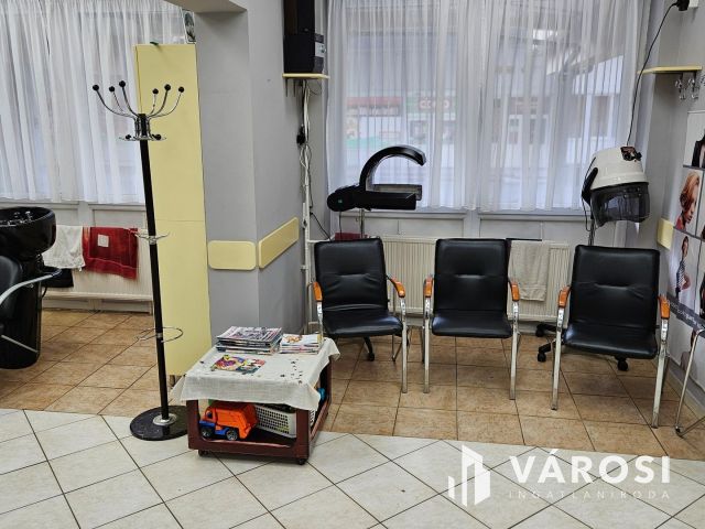 Debrecen Tócóskerti Üzlethelyiség Nagyon Jó Helyen Eladó!