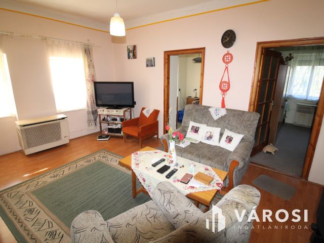 Jó szerkezetű ház Vésztőn.