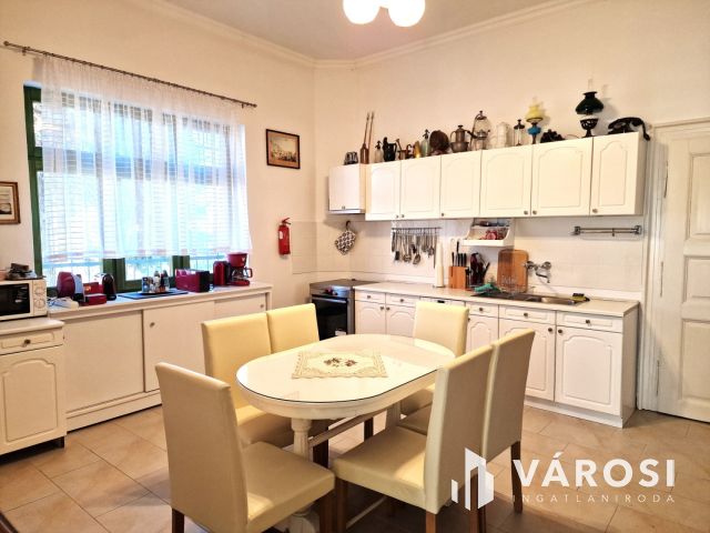 Hangulatos vidéki kúria a Sebes-Körös közelében