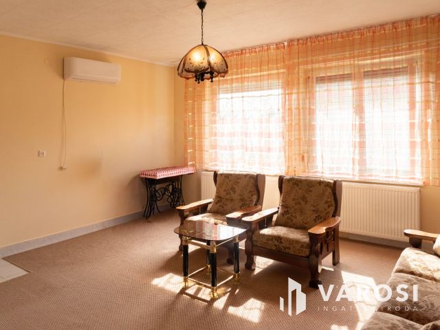 Két lakrész, nagy telek, végtelen lehetőségek