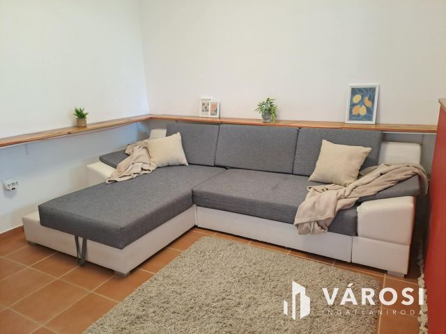 Újkerti 3 szobás panel lakás kiadó