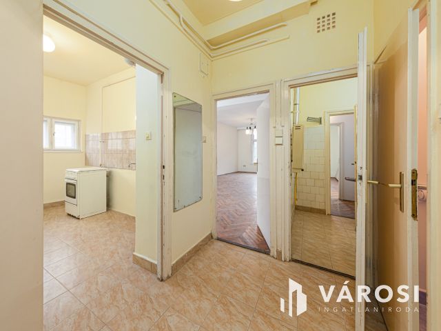 Belvárosi nappali + 1 (2) szobás