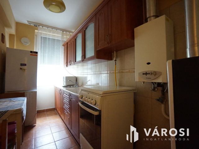 Belváros közeli lakás csendes környéken